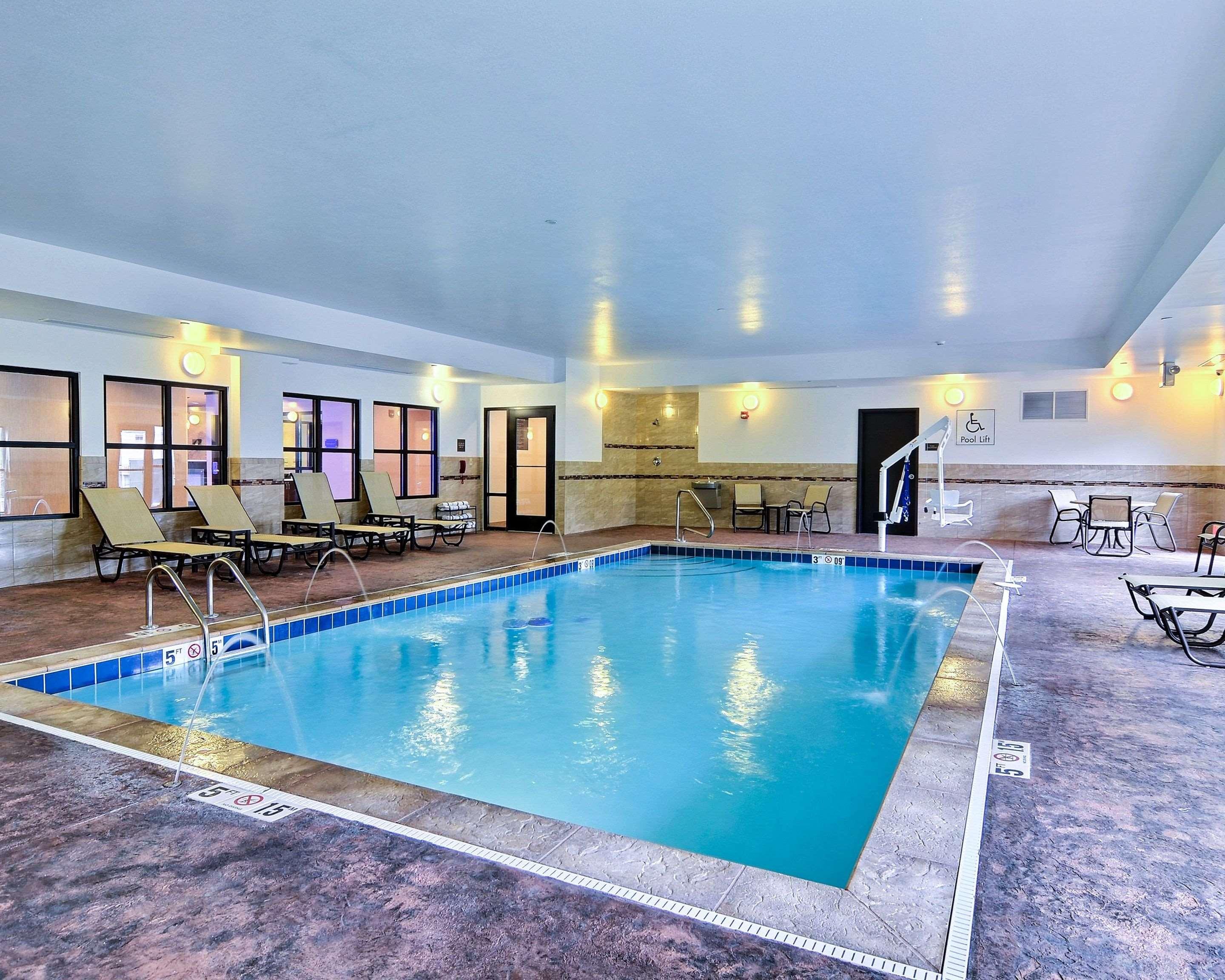 Comfort Suites Uniontown Kültér fotó